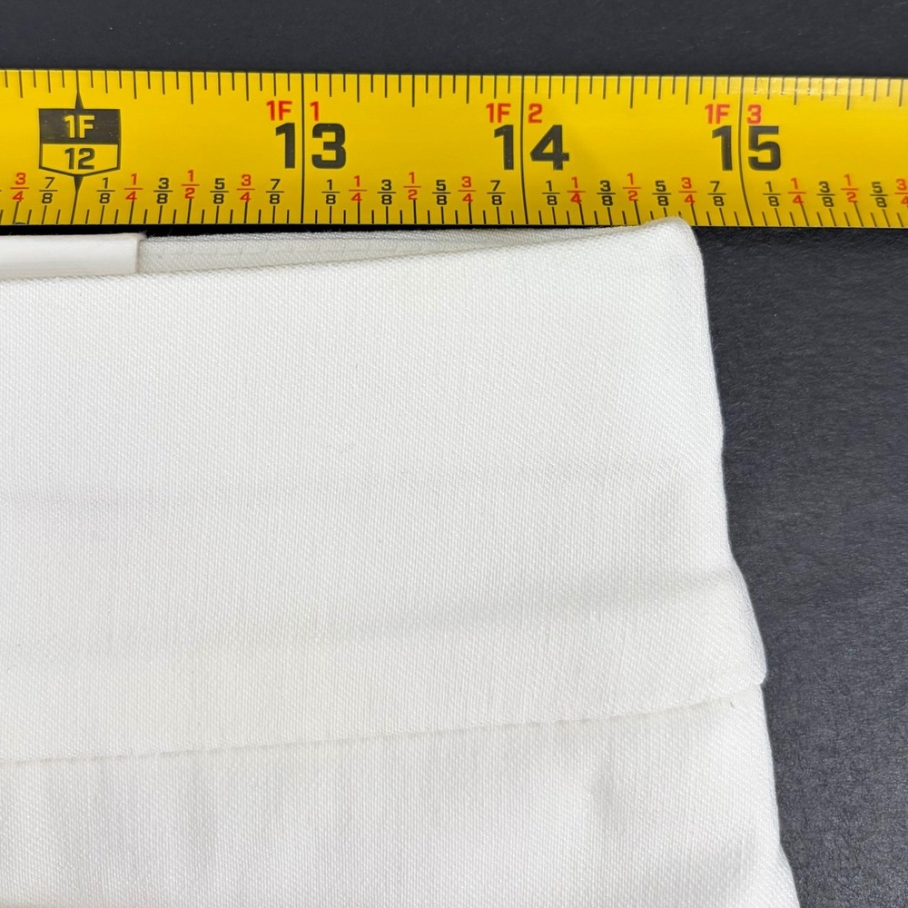 Chico's Brigitte Shorts Size 6 White So Slimming Bermuda Pull On Classic Preppy - Picture 8 of 8